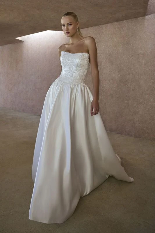 2619-1 Jovienne Size 10 Casablanca Diamond White Gown