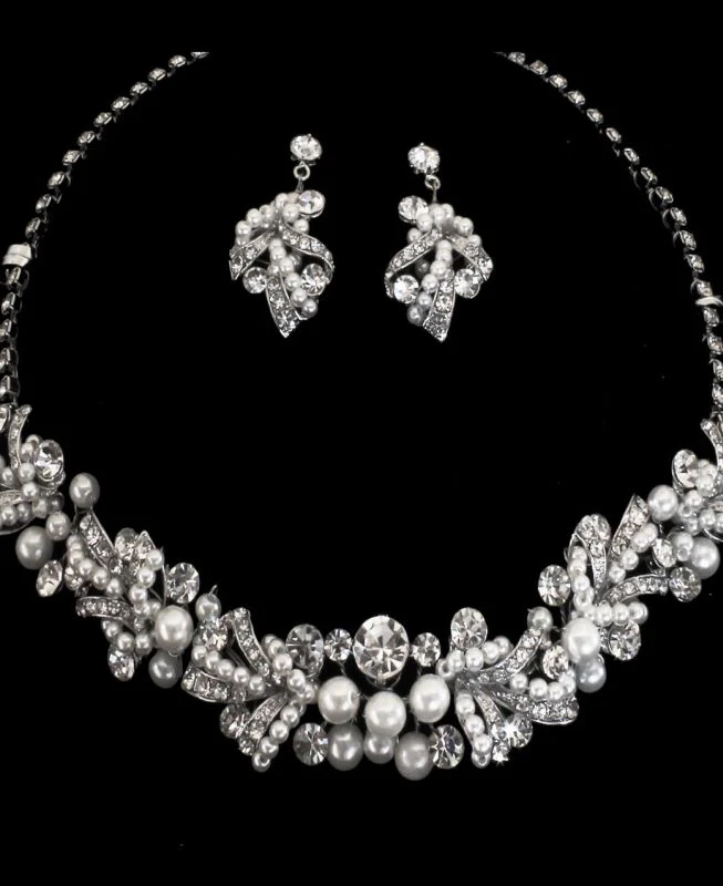 7084 Ivory Jewelry Set