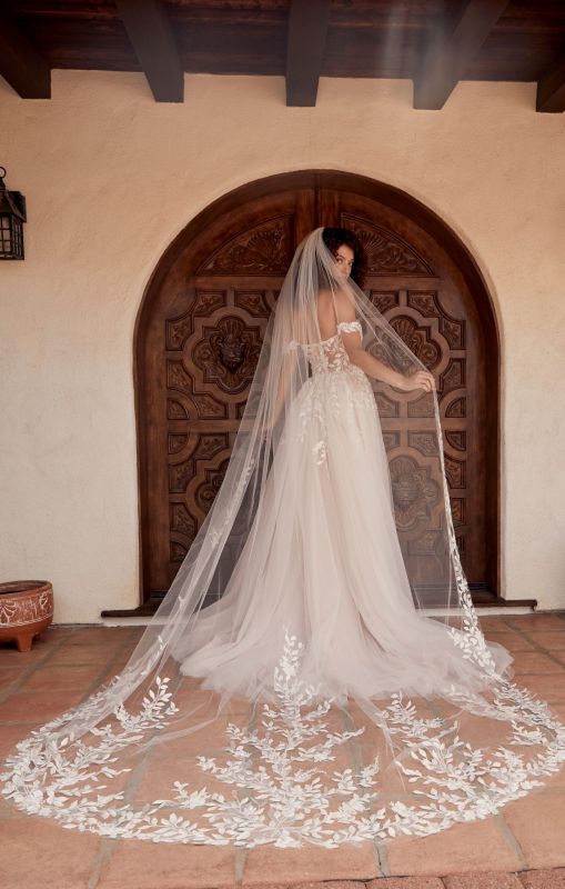 Casablanca Size 125" BL440V Ivory Veil - Image 2
