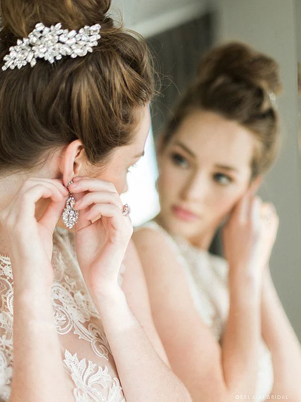EA253 Silver Rhinestone Earrings - Image 2