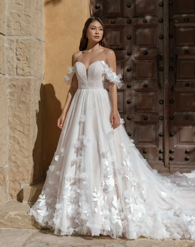 Essense of Australia Size 12 D3734 Ivory Gown