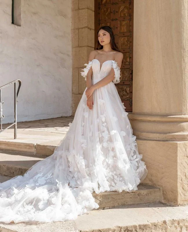 Essense of Australia Size 12 D3734 Ivory Gown - Image 2