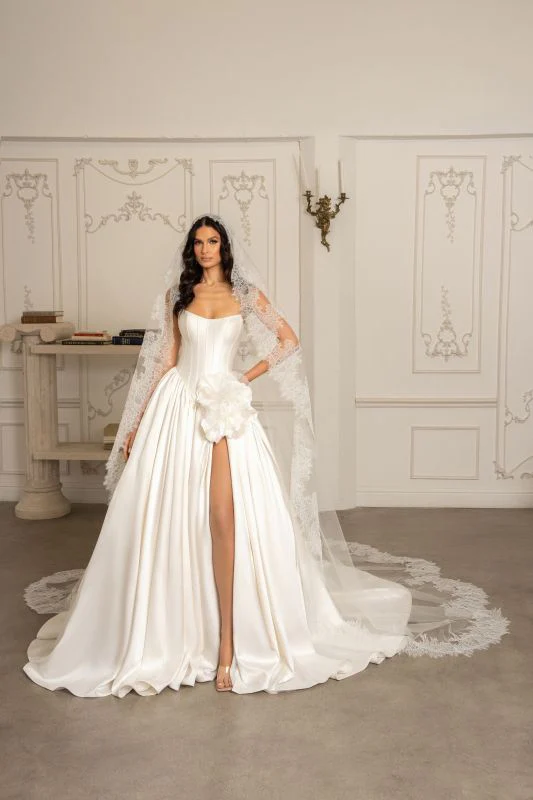 Ivoire by Kitty Chen Size 10 Bijou Diamond White Gown - Image 4