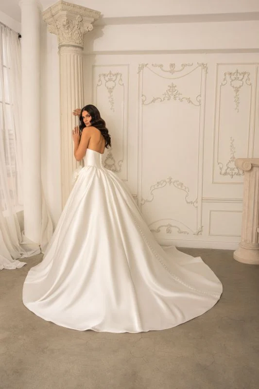 Ivoire by Kitty Chen Size 10 Bijou Diamond White Gown - Image 5
