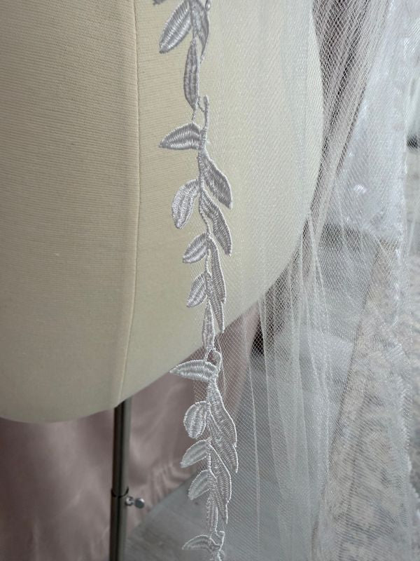 Ivory Size 30x120 Private Collection Veil - Image 3