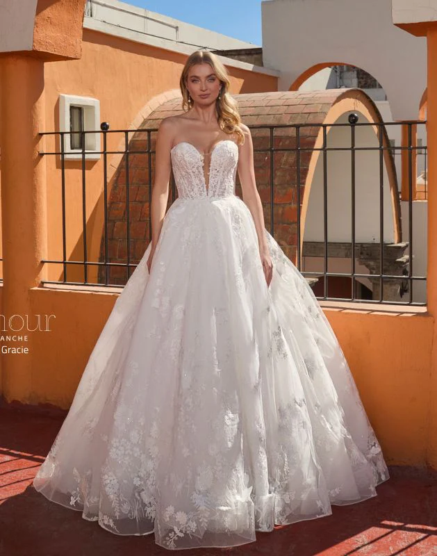 L'amour Size 8 LA24230 Gracie Ivory/Ivory Gown