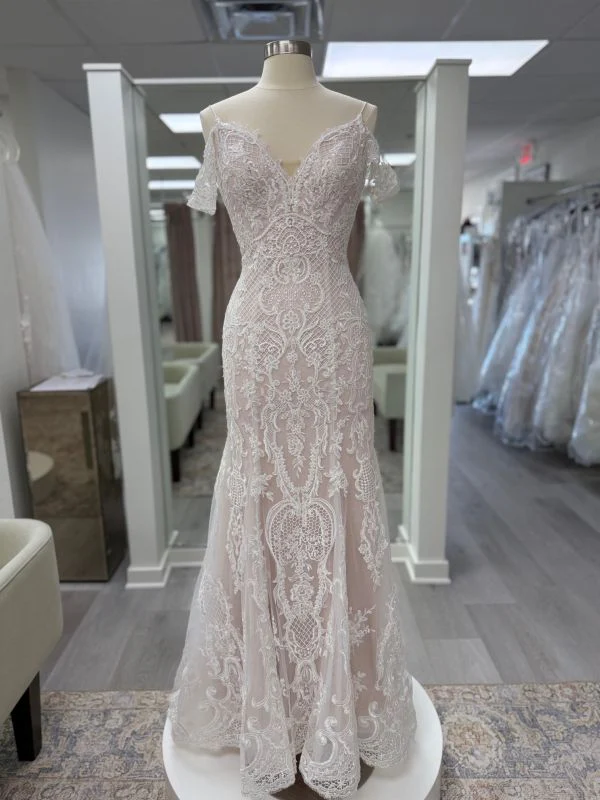 Madi Lane Size 4 Ivory/Blush Gown