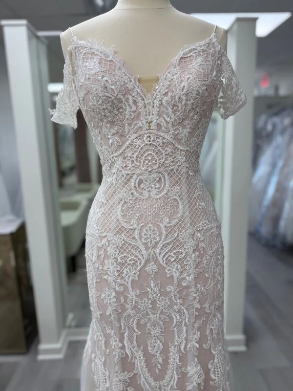 Madi Lane Size 4 Ivory/Blush Gown - Image 2