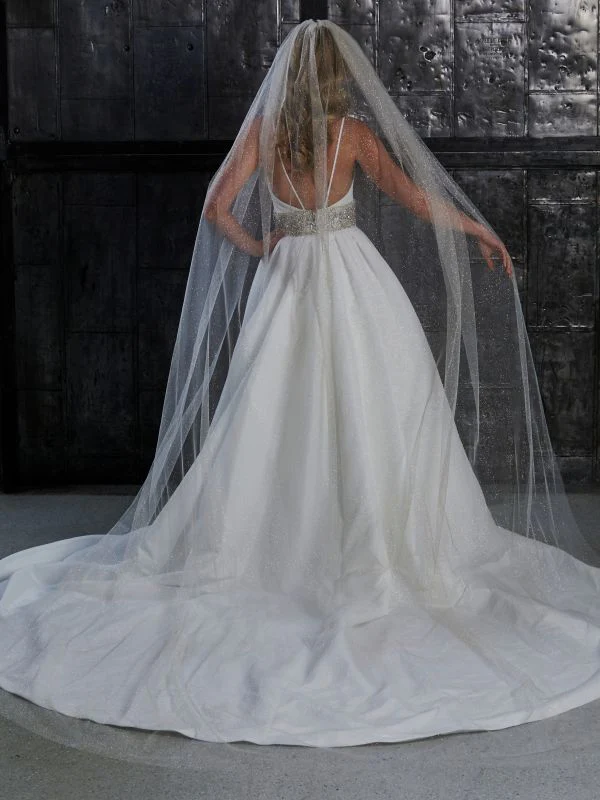 Marionat Size 120" 3866C Ivory/Gold Veil