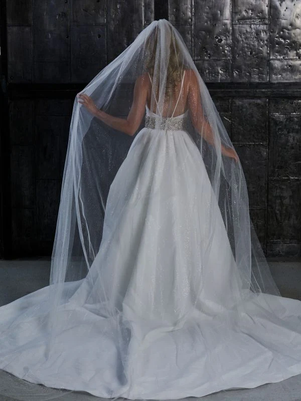 Marionat Size 120" 3866C Ivory/Silver Veil