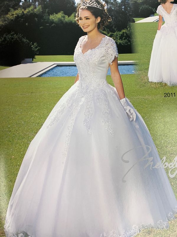 Melody Size 10 2011 White Informal