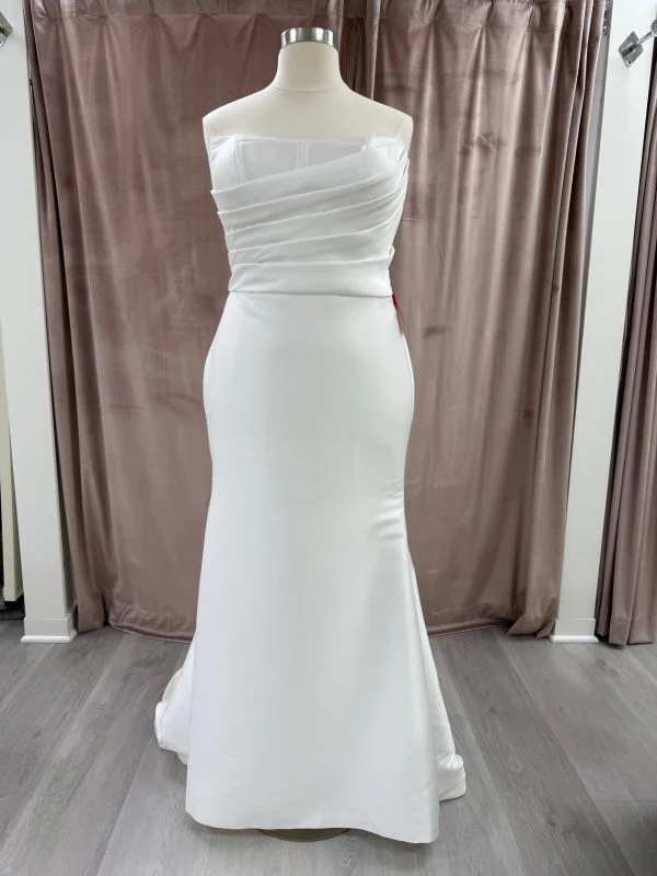 Size 24 Private Collection Ivory Gown