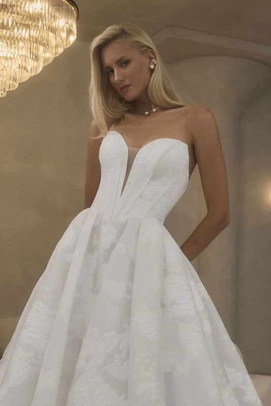 Size 10 Casablanca 2640 Guinevere Ivory Gown - Image 2