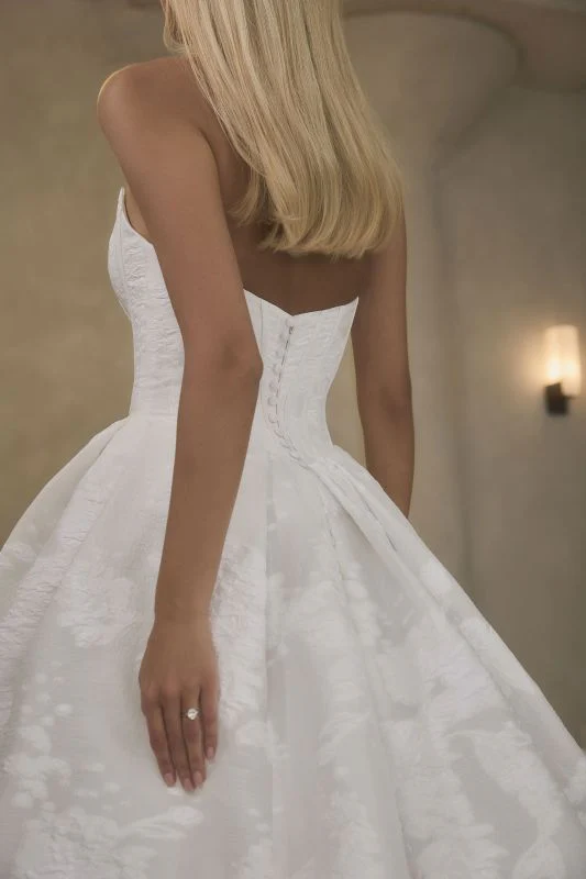 Size 10 Casablanca 2640 Guinevere Ivory Gown - Image 4