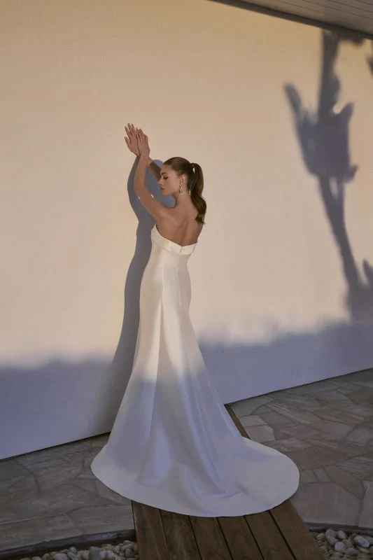 Size 10 Casablanca LE129 Arlo Ivory Gown - Image 3
