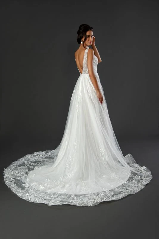 Size 10 Stella Couture 22076 Off White Gown - Image 2
