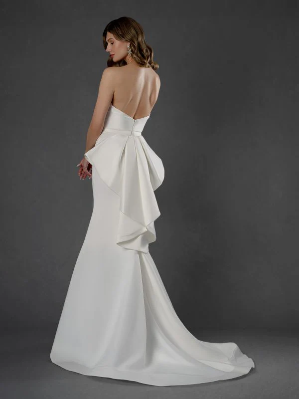Size 10 Stella Couture 25856 Off White Gown - Image 2