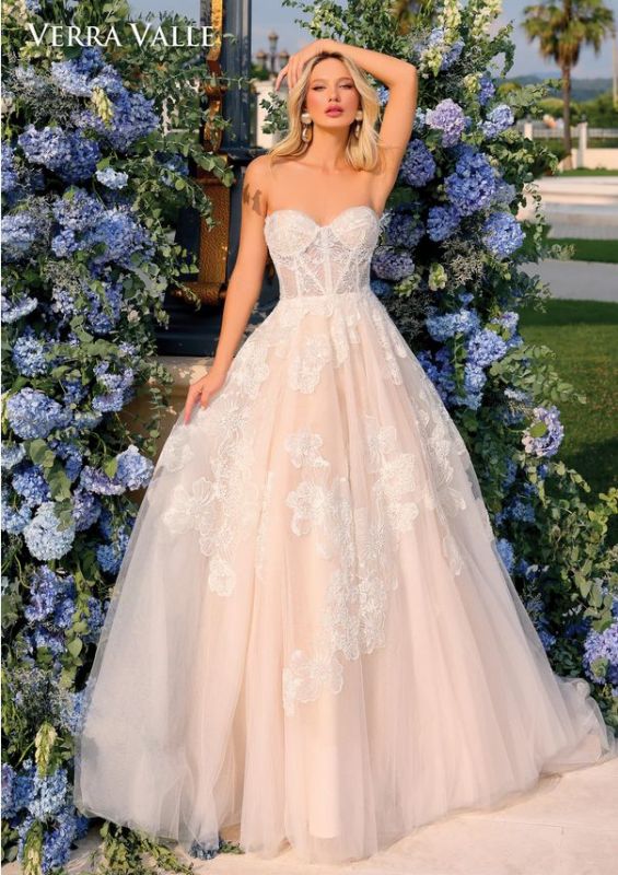 Size 10 Verra Valle 900340 Ivory Gown