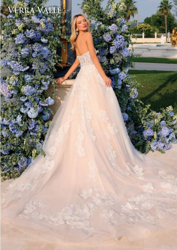 Size 10 Verra Valle 900340 Ivory Gown - Image 2