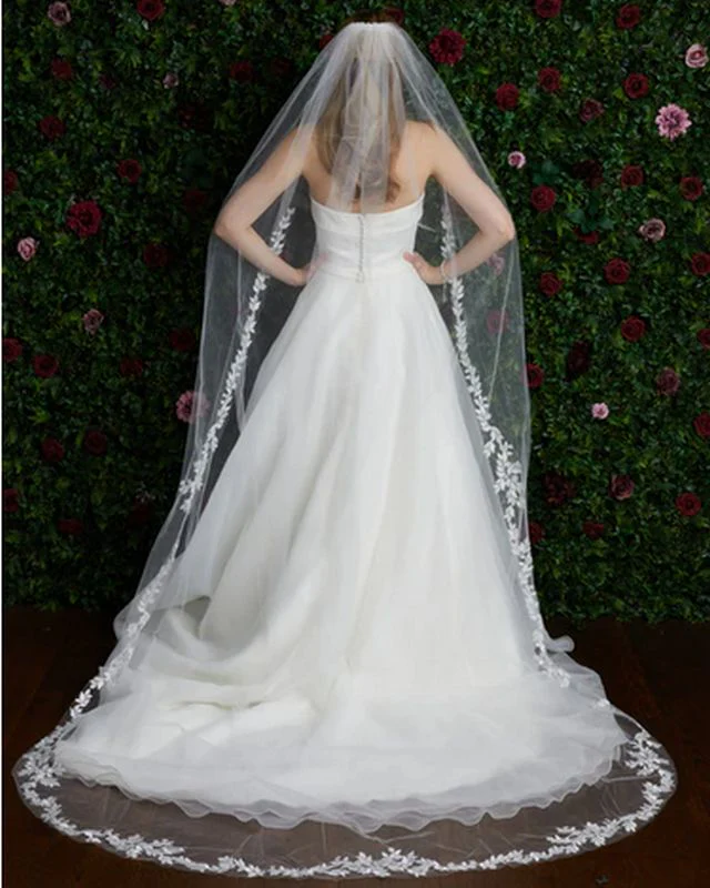 Size 108" Marionat 3979C Ivory Veil