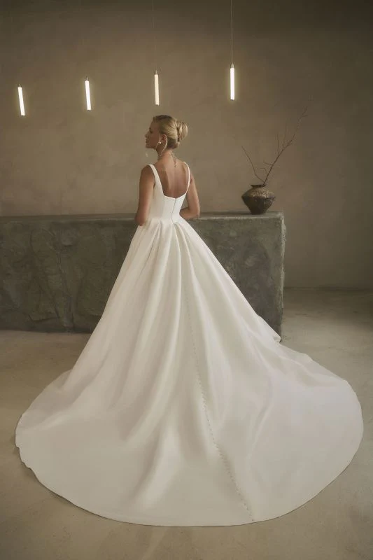 Size 12 Casablanca 2635 Miriam Ivory Gown - Image 3