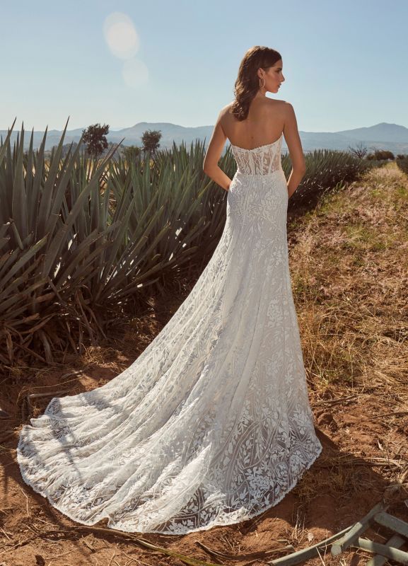 La Perle Size 12 LP2446 Cove Ivory Gown - Image 5