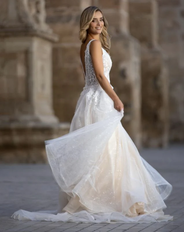 Size 12 Lore 3WFX53 Ivory Gown - Image 3