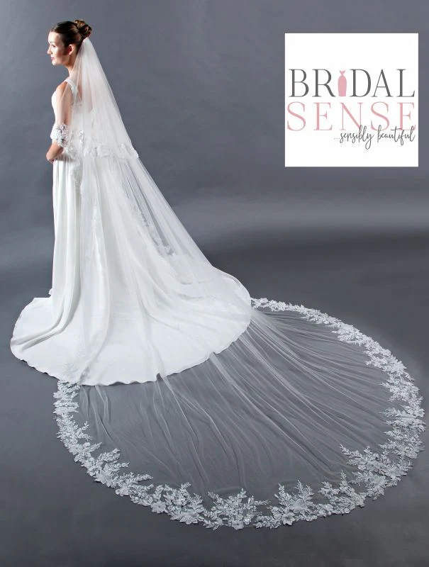 Size 120" Giselle SP550 Ivory Veil