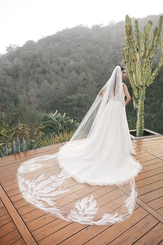 Casablanca Size 125" BL386V Ivory Veil - Image 2
