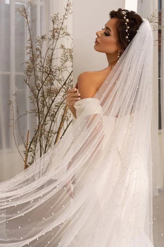 Kitty Chen Size 140" Seraphina Diamond White Veil - Image 4