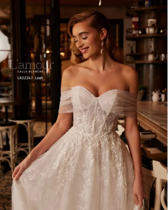 L'amour Size 16 LA22247 Leah Ivory Gown - Image 2