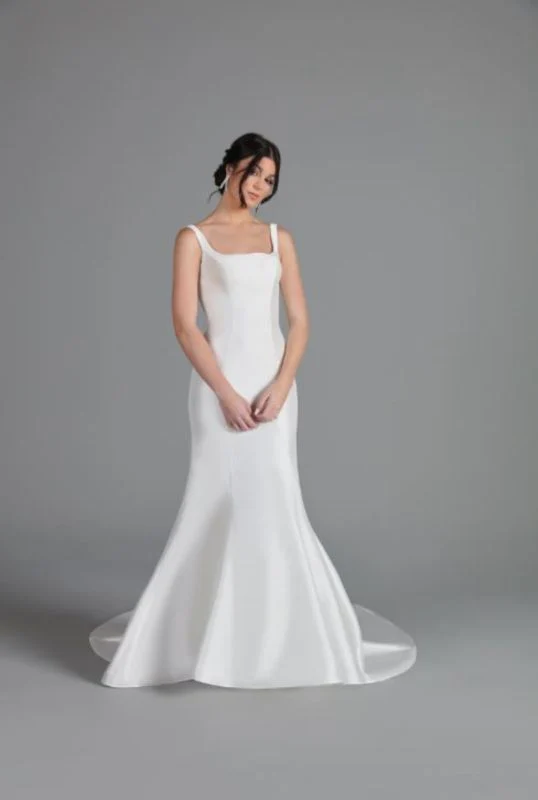 J'adore Size 18 JA77312 Ivory Gown