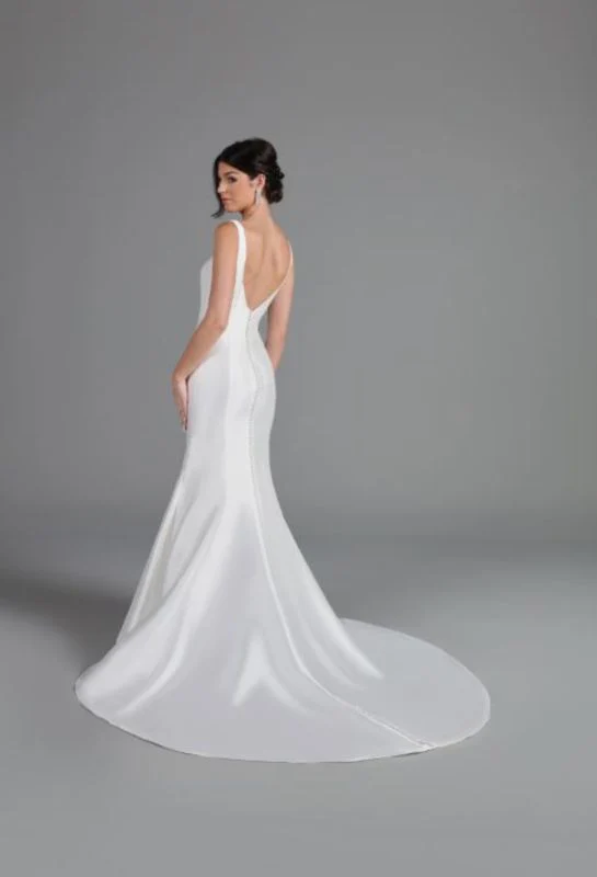 J'adore Size 18 JA77312 Ivory Gown - Image 2
