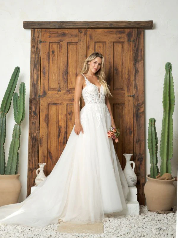 Size 2XL Eva 5262 Ivory/ Champagne Gown