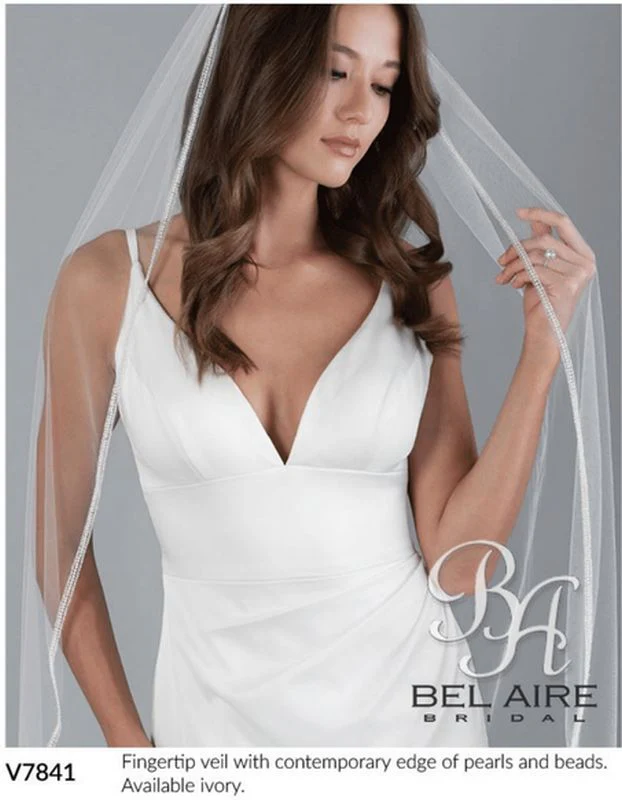 Bel Aire Size 38" V7841 Ivory Veil