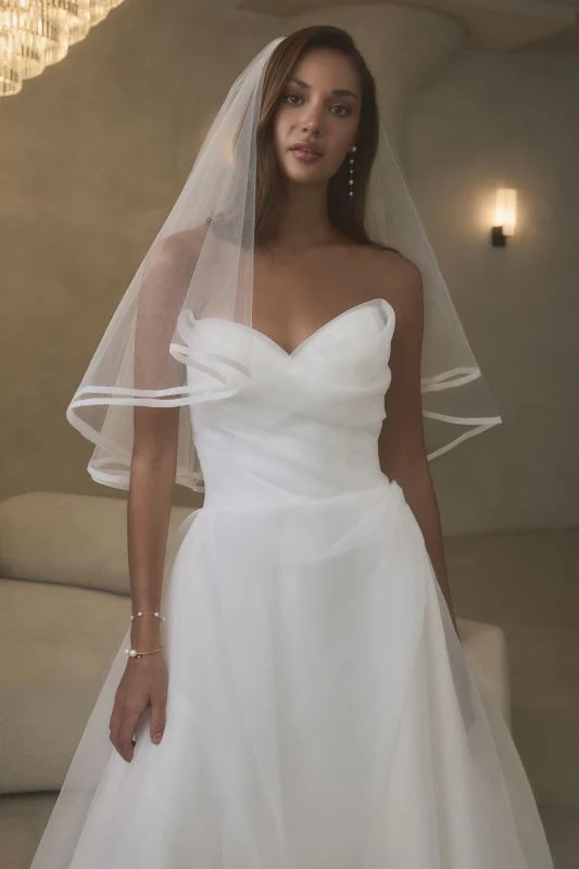 Size 40" Casablanca 2631V Ivory Veil