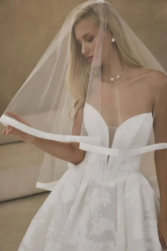 Size 40" Casablanca 2640V Ivory Veil - Image 3