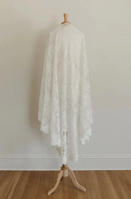 Size 54" Daughters of Simone Saint Ivory Veil