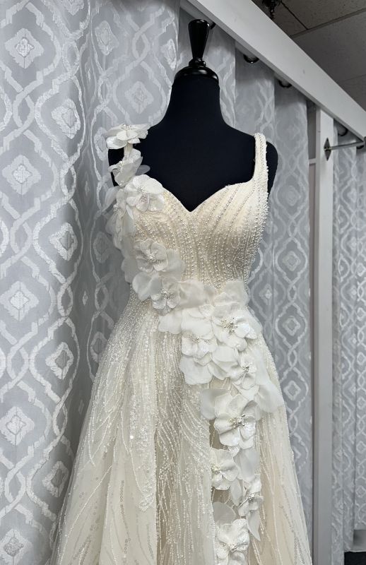 Size 6 Allure 25T-M2 Champagne/Ivory Gown - Image 2