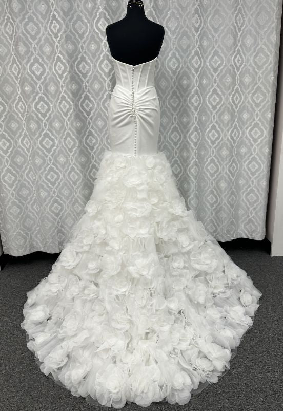 Size 6 Allure PS0005 Ivory Gown - Image 2