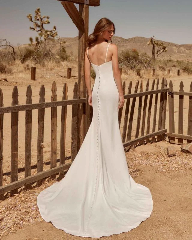 Size 6 La Perle LP2618 Zarina Ivory Gown - Image 3