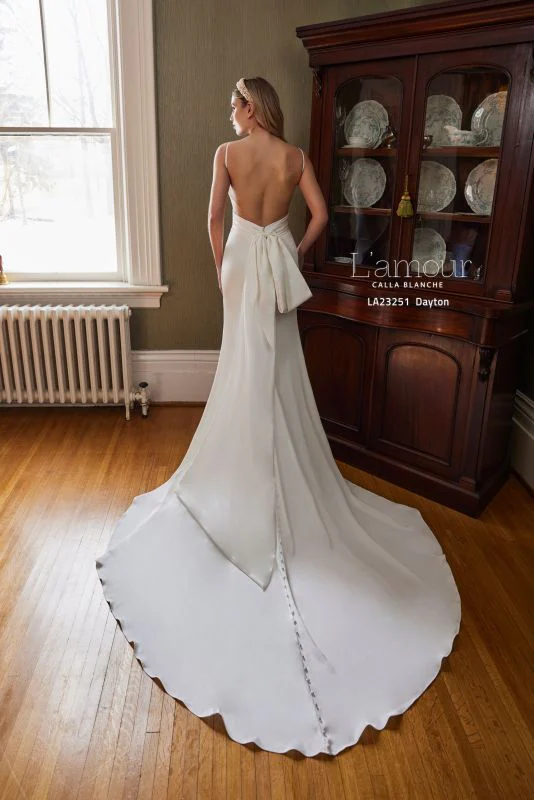 L'amour Size 6 LA23251 Dayton Ivory Gown - Image 3