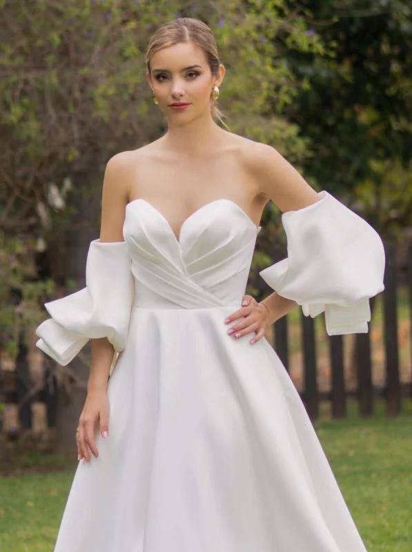 Size 6 Lore 4WY01 Ivory Gown - Image 2