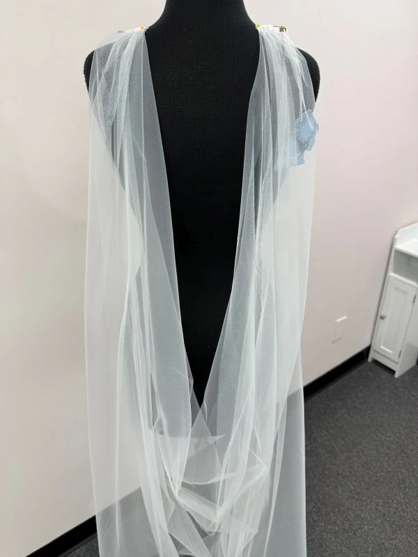 Size 60" Ivory Veil - Image 2