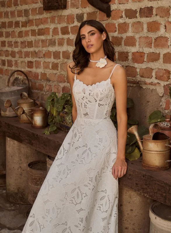 La Perle Size 10 LP2444 Emely Ivory/Ivory Gown - Image 2