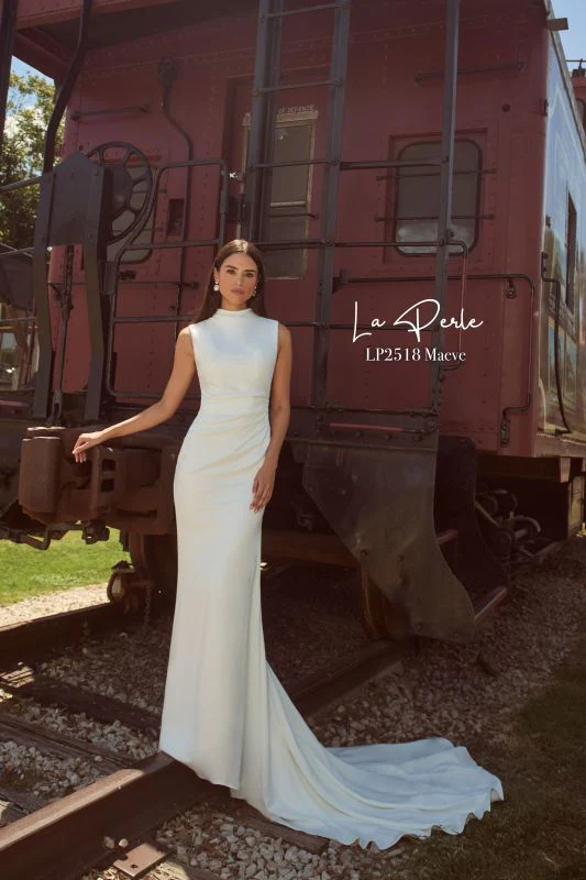 La Perle Size 8 LP2518 Maeve Ivory Gown