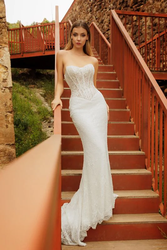 Size 8 Lore 5WM06 Ivory Gown