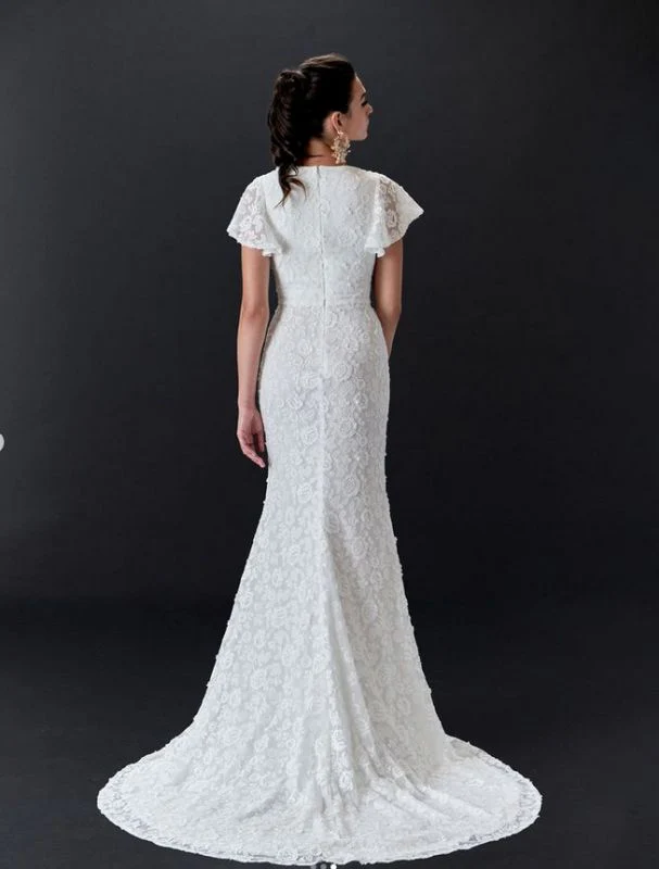 Size 8 Lotus Threads 22188 Ardor Cream Gown - Image 3
