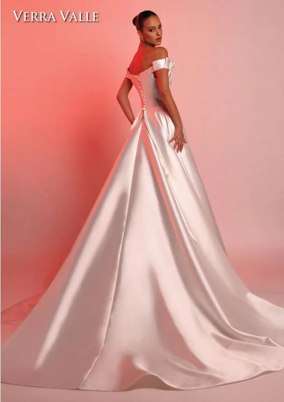 Verra Valle Size 12 900355 Ivory Gown - Image 2