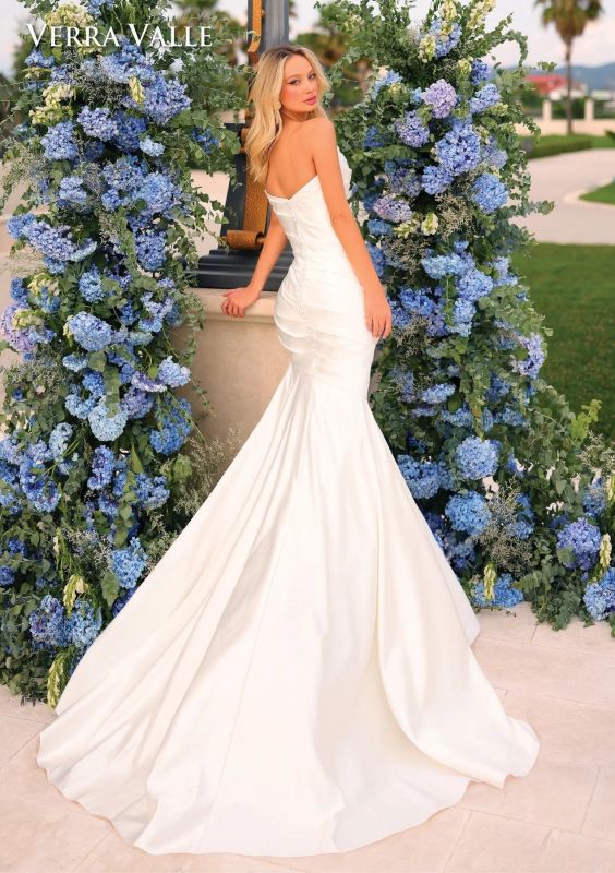 Verra Valle Size 12 900337 Ivory Gown - Image 2